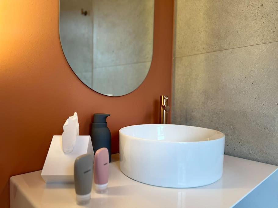 L'Escapade Chic - Cathedrale, Saint Lambert Apartment เลียจ ภายนอก รูปภาพ