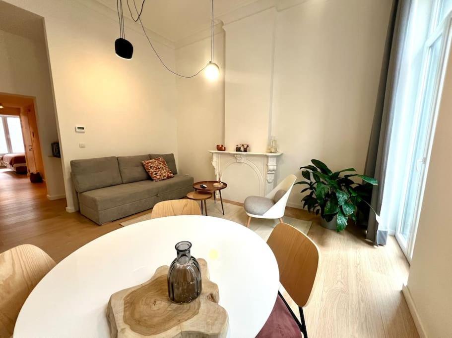 L'Escapade Chic - Cathedrale, Saint Lambert Apartment เลียจ ภายนอก รูปภาพ