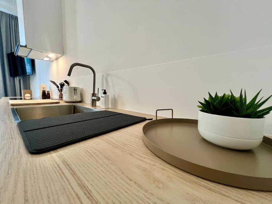 L'Escapade Chic - Cathedrale, Saint Lambert Apartment เลียจ ภายนอก รูปภาพ